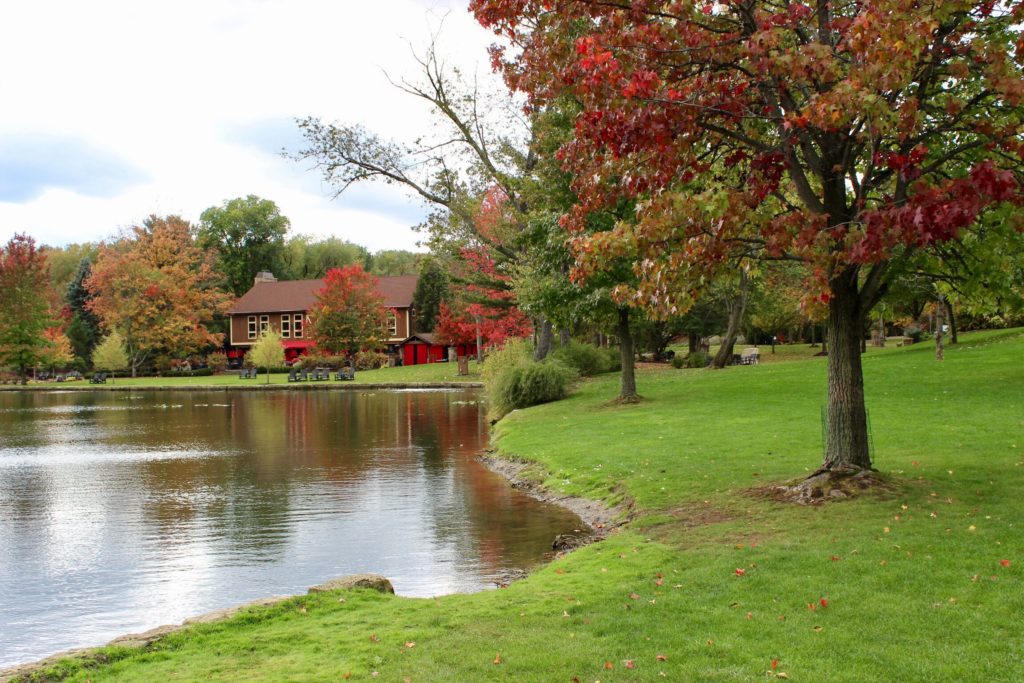 Gervasi vineyard lake 