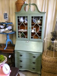 upcylced farmhouse kitchen hutch